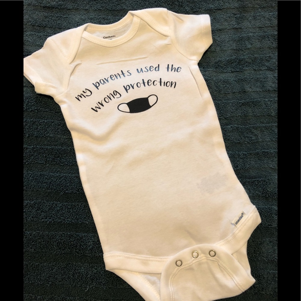ONESIE (6-9 mths)